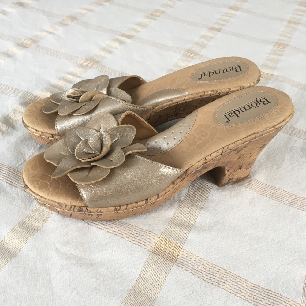 8.5 M BJORNDAL TAUPE CORK HEELED SANDALS 👡 IN LIKE NEW CONDITION
